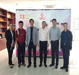 2018年4月19日，常州市农业委员会副主任李国平，常州市农产品行业协会秘书长、常州市农业委员会处长张雷震莅临尊龙官方集团考察调研。常州希望粮食购销有限公司总经理刘益民、尊龙官方集团董事长？莆啊⒏呒蹲裳也苷、阳湖红事业部总经理黄贤萍陪同接待。